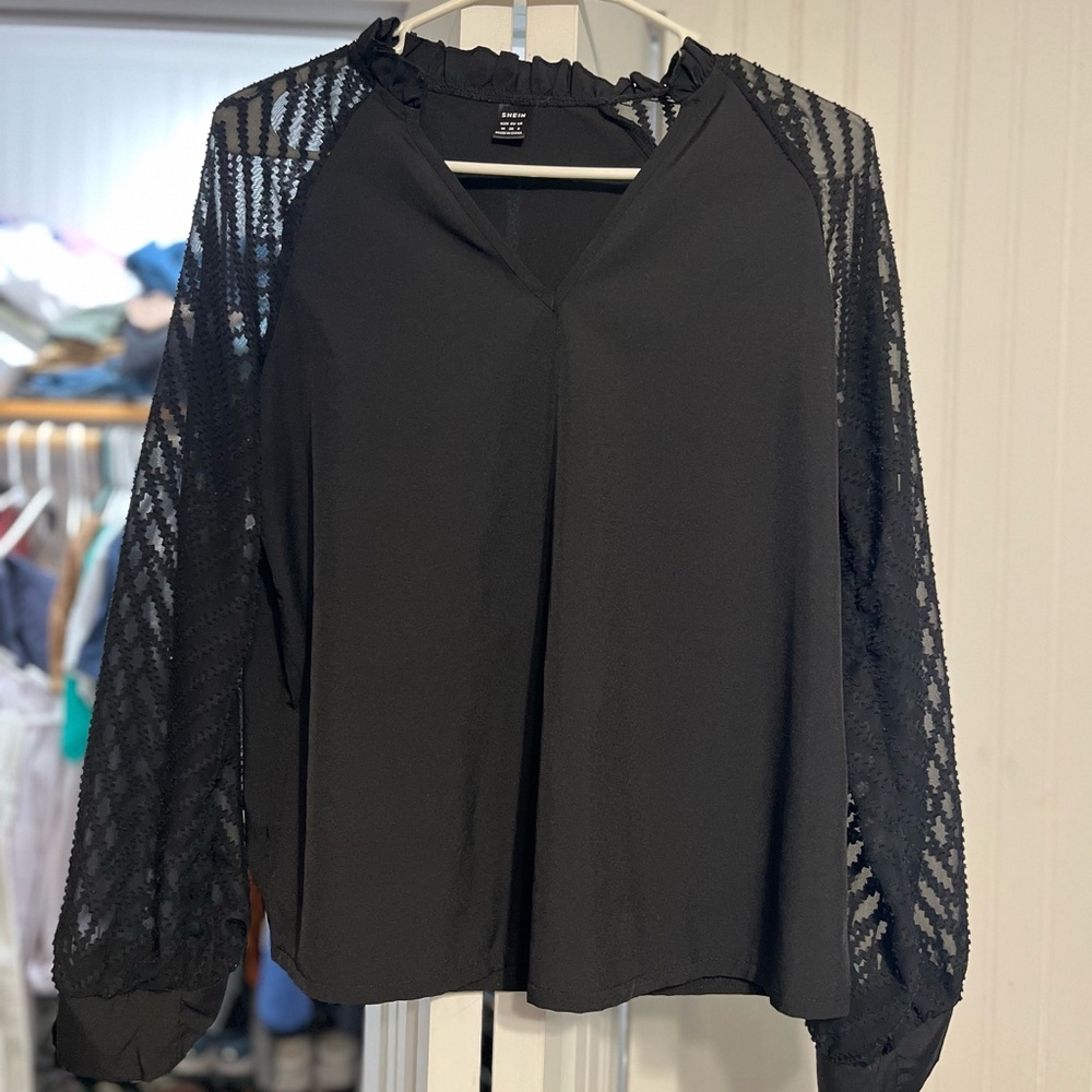 🪴2 for $10 Black Blouse🪴